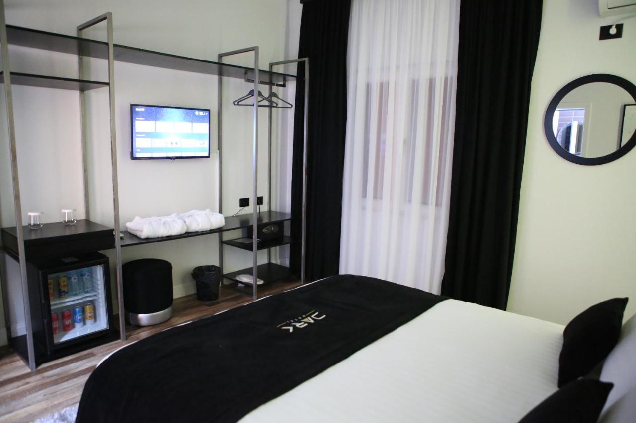 Dark Boutique Hotel Shkoze Exterior photo