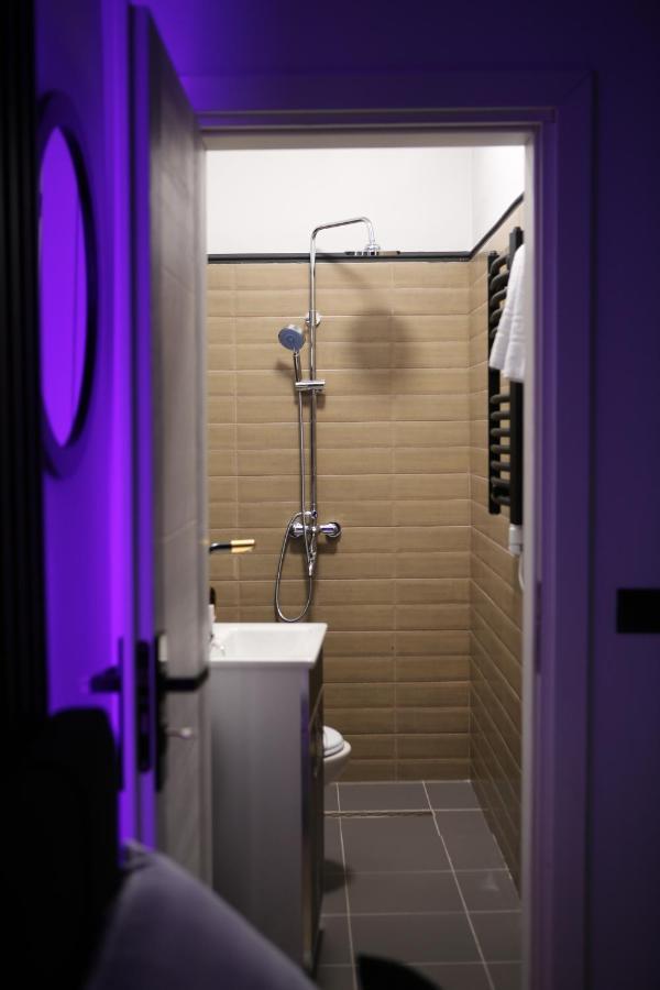 Dark Boutique Hotel Shkoze Exterior photo