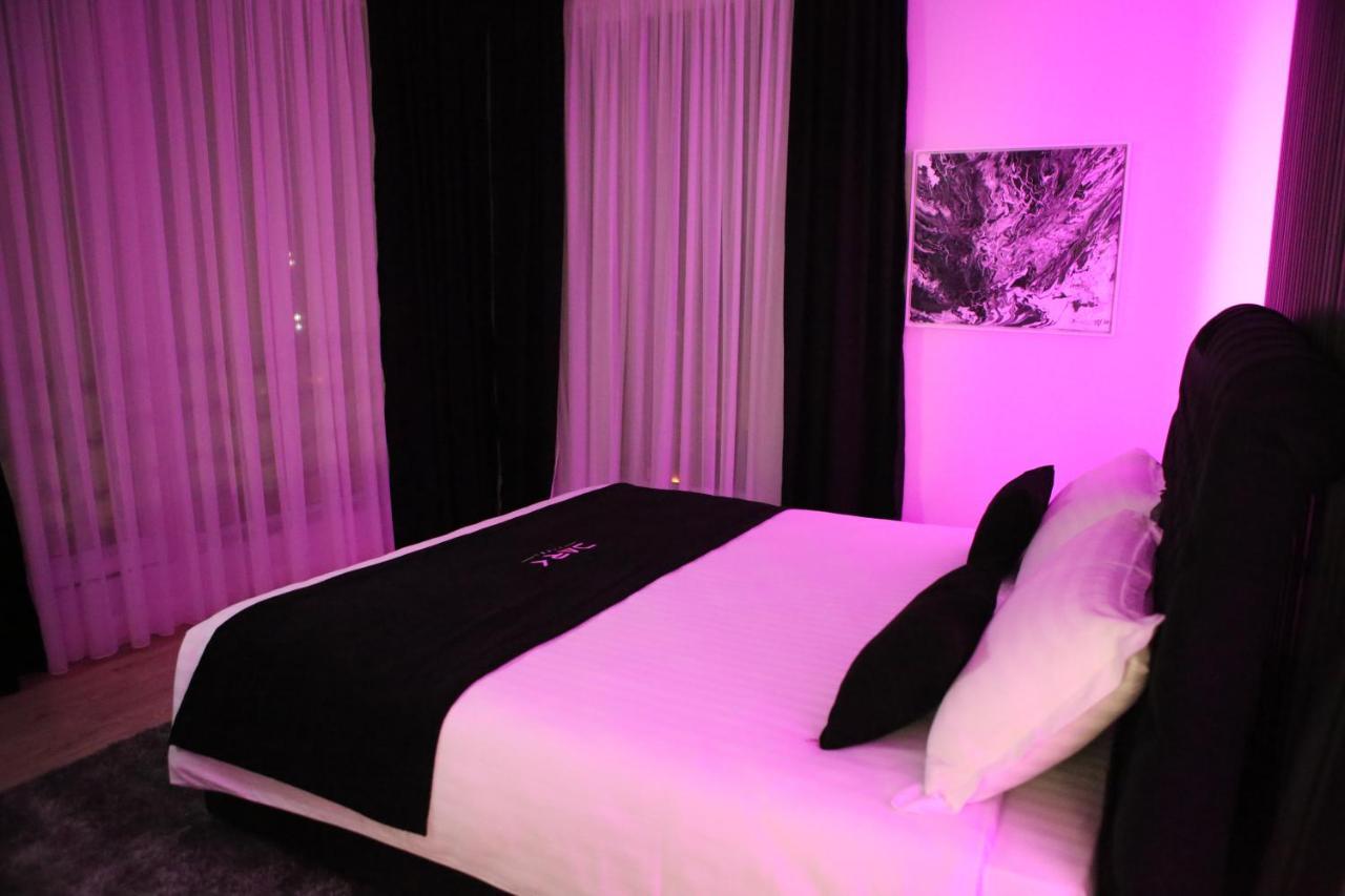 Dark Boutique Hotel Shkoze Exterior photo