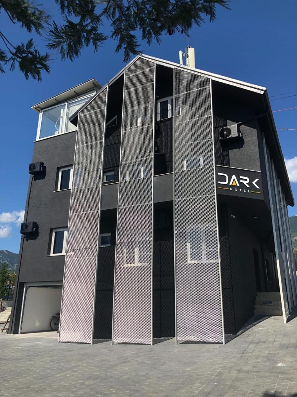 Dark Boutique Hotel Shkoze Exterior photo